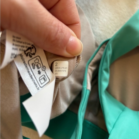 Lululemon Envital Sports Bra - Green/Teal - Size 2 - Picture 7 of 7